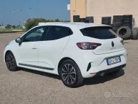 Usata Renault Clio V Techno 101 CV (74 kW) 2023 Bianco Berlina