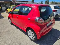 Begagnad Toyota Aygo Connect Style 68 HK (50 kW) 2013 Röd Halvkombi