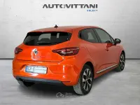 Usata Renault Clio V Evolution 101 CV (74 kW) 2023 Arancione Berlina