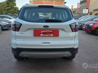 Usata Ford Kuga Titanium 120 CV (88 kW) 2017 Bianco SUV