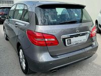 Usata Mercedes B180 Executive 109 CV (80 kW) 2012 Grigio Utilitaria