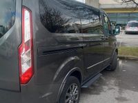 Usata Ford Tourneo Titanium 170 CV (125 kW) 2023 Grigio Monovolume