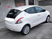 Usata Lancia Ypsilon 60 CV (44 kW) 2015 Bianco Utilitaria