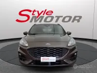Usata Ford Kuga ST-Line 152 CV (111 kW) 2023 Grigio SUV