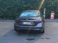 Usata Alfa Romeo Giulia 150 CV (110 kW) 2017 Grigio Berlina