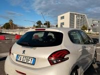 Usata Peugeot 208 82 CV (60 kW) 2015 Bianco Utilitaria