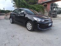 Usata Kia Rio 84 CV (61 kW) 2017 Nero Berlina