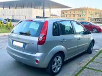 Usata Ford Fiesta 2005 Grigio Berlina
