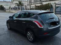 Usata Lancia Delta 120 CV (88 kW) 2009 Marrone Utilitaria