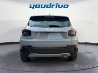 Nuova Jeep Avenger Altitude 101 CV (74 kW) 2026 Gray SUV