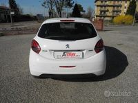 Usata Peugeot 208 75 CV (55 kW) 2016 Bianco Utilitaria