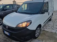 Usata Fiat Doblò Lounge 105 CV (77 kW) 2022 Bianco Monovolume