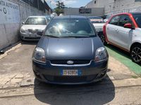 Usata Ford Fiesta Ghia 80 CV (58 kW) 2008 Marrone Utilitaria