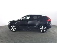Usata Volvo XC40 Momentum 190 CV (139 kW) 2019 Black solid SUV