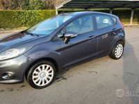 Usata Ford Fiesta 96 CV (70 kW) 2010 Grigio Utilitaria