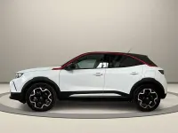 Usata Opel Mokka-e GS Line 100 kW (136 CV) 2021 Bianco / pastello SUV