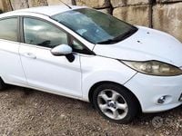 Usata Ford Fiesta 68 CV (50 kW) 2010 Bianco Utilitaria