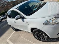 Usata Lancia Ypsilon 85 CV (62 kW) 2016 Grigio Utilitaria