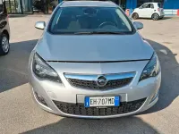 Usata Opel Astra 130 CV (95 kW) 2012 Grigio Station wagon