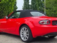 Usata Mazda MX5 162 CV (119 kW) 2006 Rosso Cabrio