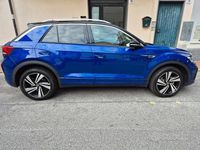 Usata VW T-Roc R-line 150 CV (110 kW) 2024 Blu SUV