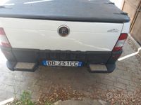 Usata Fiat Strada 60 CV (44 kW) 2006 Bianco Pick-up