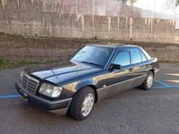 Usata Mercedes E250 136 CV (100 kW) 1990 Nero Berlina