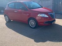 Usata Lancia Ypsilon Gold 69 CV (50 kW) 2015 Rosso Utilitaria