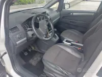 Usata Opel Zafira 110 CV (80 kW) 2011 Bianco Monovolume