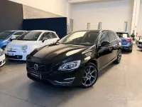 Usata Volvo V60 Ocean Race 120 CV (88 kW) 2017 Nero Station wagon