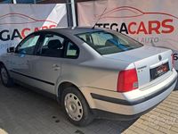 Usata VW Passat 150 CV (110 kW) 1997 Grigio Berlina