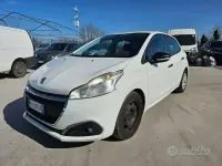 Usata Peugeot 208 Active 75 CV (55 kW) 2016 Bianco Utilitaria