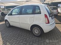 Usata Lancia Musa Gold 77 CV (56 kW) 2012 Bianco Monovolume