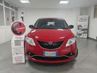 Usata Lancia Ypsilon Gold 95 CV (69 kW) 2017 Rosso Utilitaria