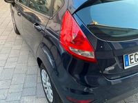 Usata Ford Fiesta 97 CV (71 kW) 2011 Blu Berlina
