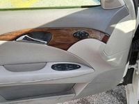 Usata Mercedes 220 Classic 150 CV (110 kW) 2005 Bianco Station wagon