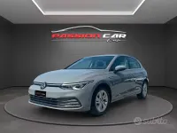 Usata VW Golf VIII Style 116 CV (85 kW) 2022 Moonstone gray Berlina