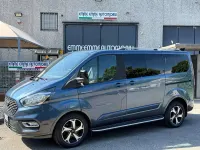 Usata Ford Tourneo Custom Active 185 CV (136 kW) 2021 Blu chrome metallizzato Furgone