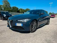 Usata Alfa Romeo Giulia 150 CV (110 kW) 2018 Grigio Berlina