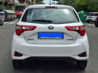 Usata Toyota Yaris Hybrid Cool 73 CV (53 kW) 2018 Bianco Utilitaria