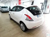 Usata Lancia Ypsilon Silver 69 CV (50 kW) 2017 Bianco Utilitaria