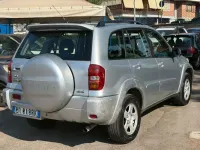 Usata Toyota RAV4 116 CV (85 kW) 2004 Grigio SUV