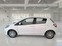 Usata Toyota Yaris Hybrid Business Edition 92 CV (67 kW) 2020 Bianco Berlina