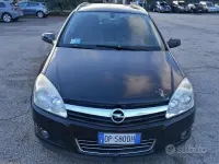 Usata Opel Astra Cosmo 125 CV (91 kW) 2008 Nero Station wagon