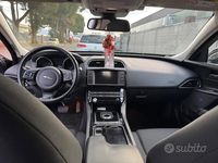 Usata Jaguar XE 180 CV (132 kW) 2017 Nero Berlina