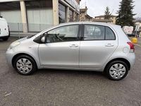 Usata Toyota Yaris Sol 101 CV (74 kW) 2009 Argento Utilitaria