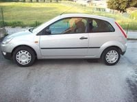 Gebraucht Ford Fiesta 68 PS (50 kW) 2004 Silber Kleinwagen