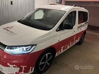 Usata VW Caddy 122 CV (89 kW) 2021 Bianco Monovolume