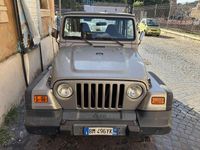 Usata Jeep Wrangler Sport 118 CV (86 kW) 2000 Grigio SUV