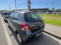 usata Toyota Yaris 3p 1.0